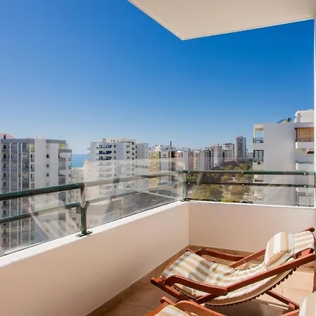 דירה Sea View W/ Balcony By Lovelystay קווארטיירה