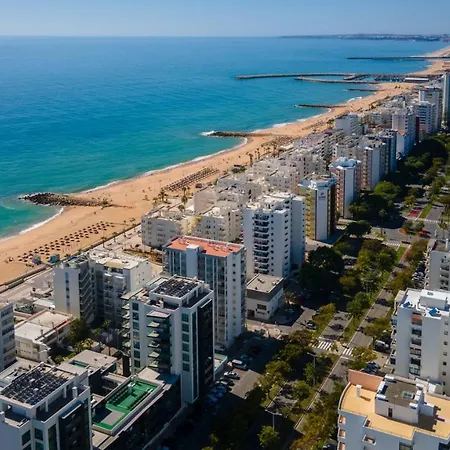 Sea View W/ Balcony By Lovelystay * קווארטיירה