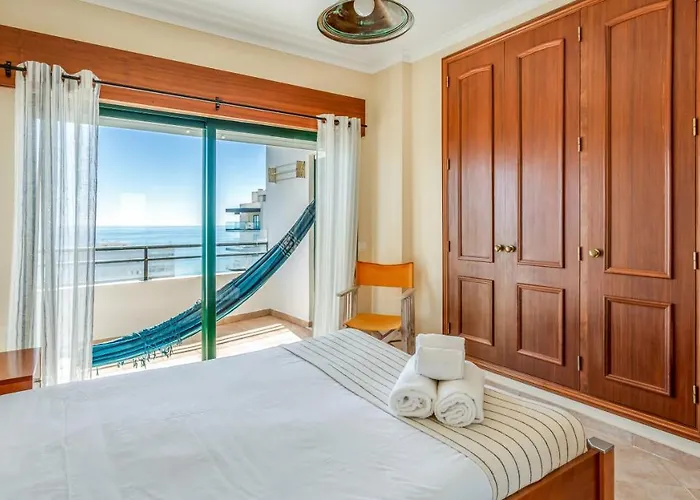 Sea View W/ Balcony By Lovelystay *
